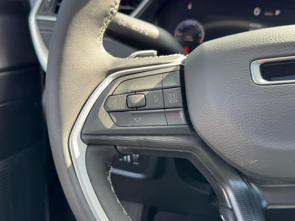 Jeep Grand Cherokee Vehicle Full-screen Gallery Image 10