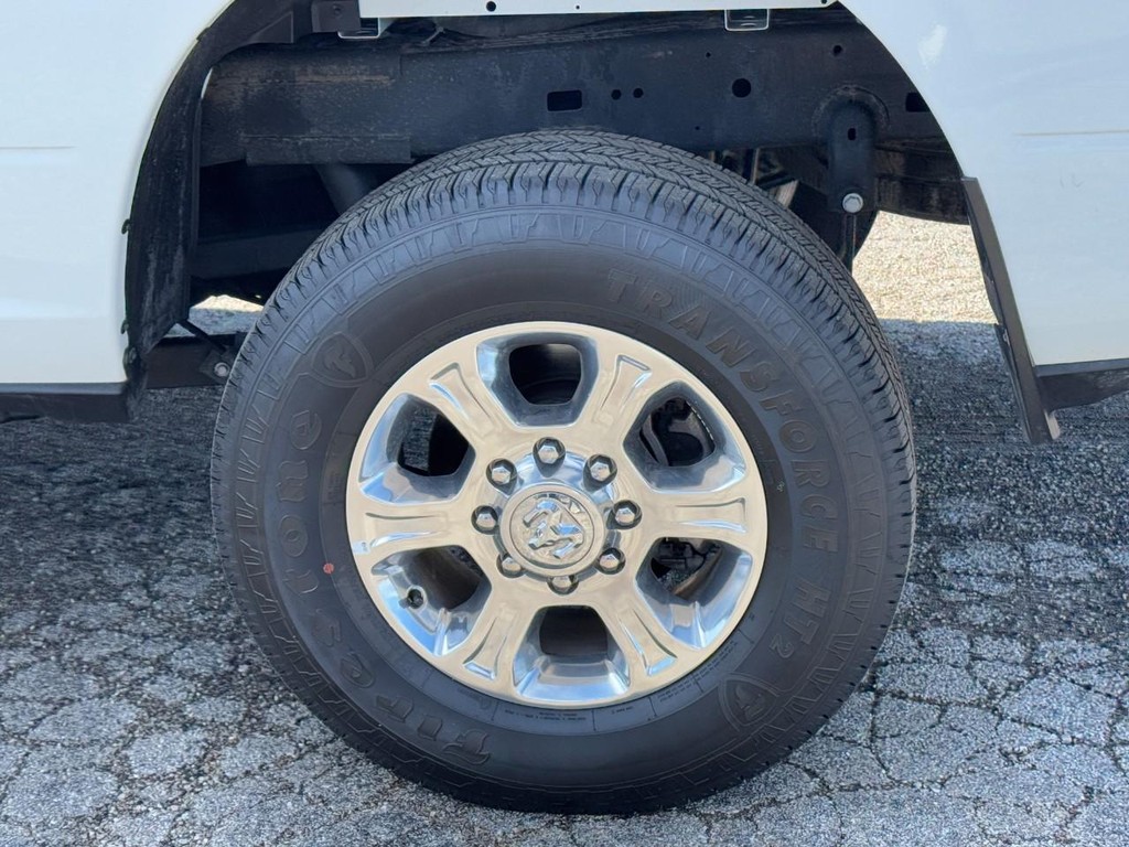 Ram 2500 Vehicle Full-screen Gallery Image 05