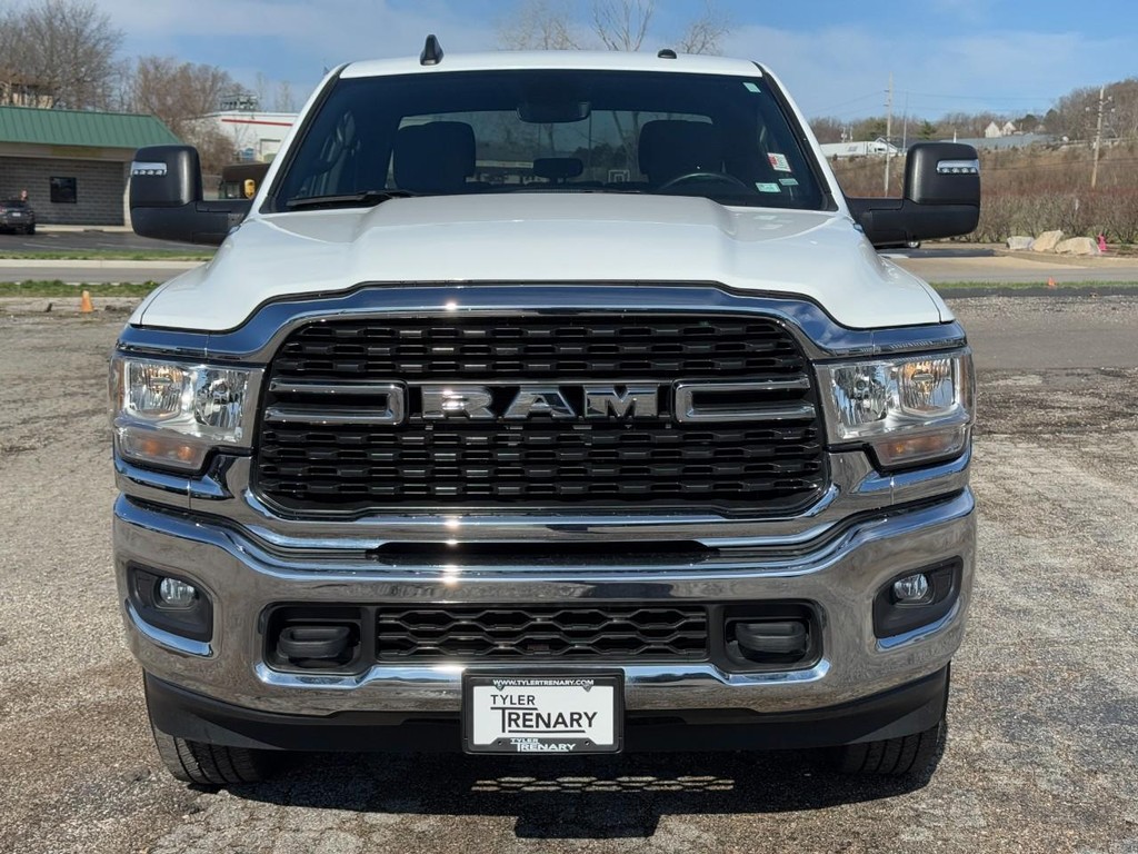 Ram 2500 Vehicle Full-screen Gallery Image 07