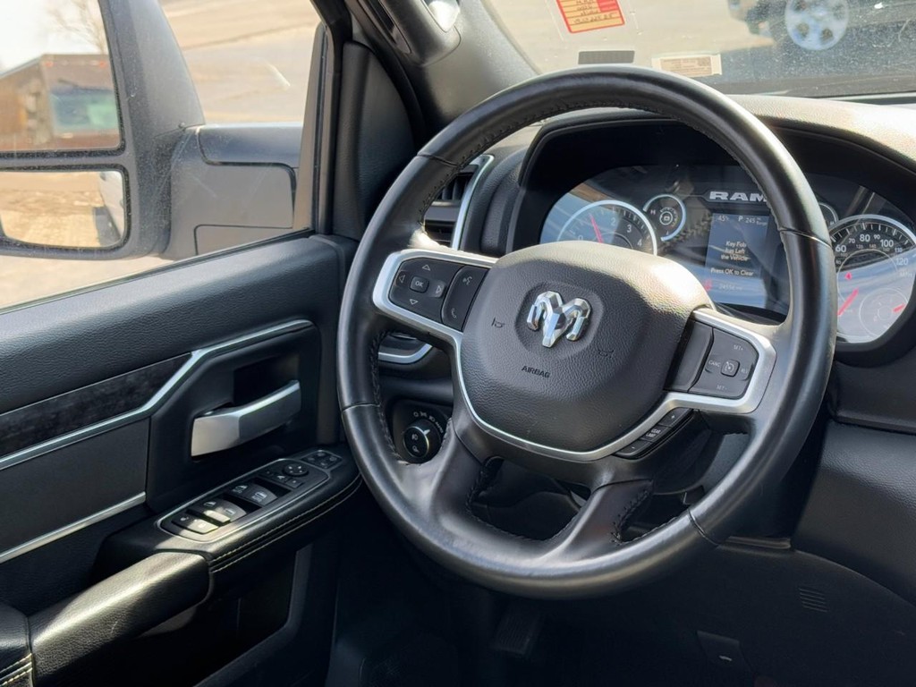 Ram 2500 Vehicle Full-screen Gallery Image 12