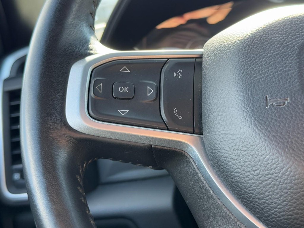 Ram 2500 Vehicle Full-screen Gallery Image 16