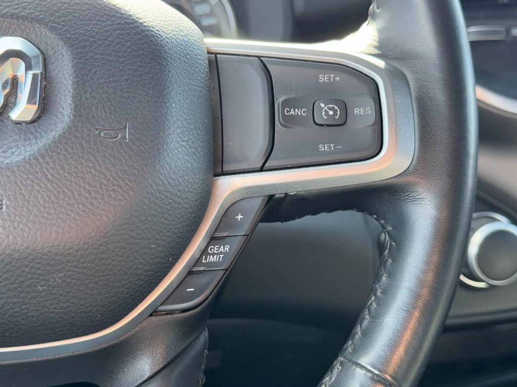 Ram 2500 Vehicle Full-screen Gallery Image 17