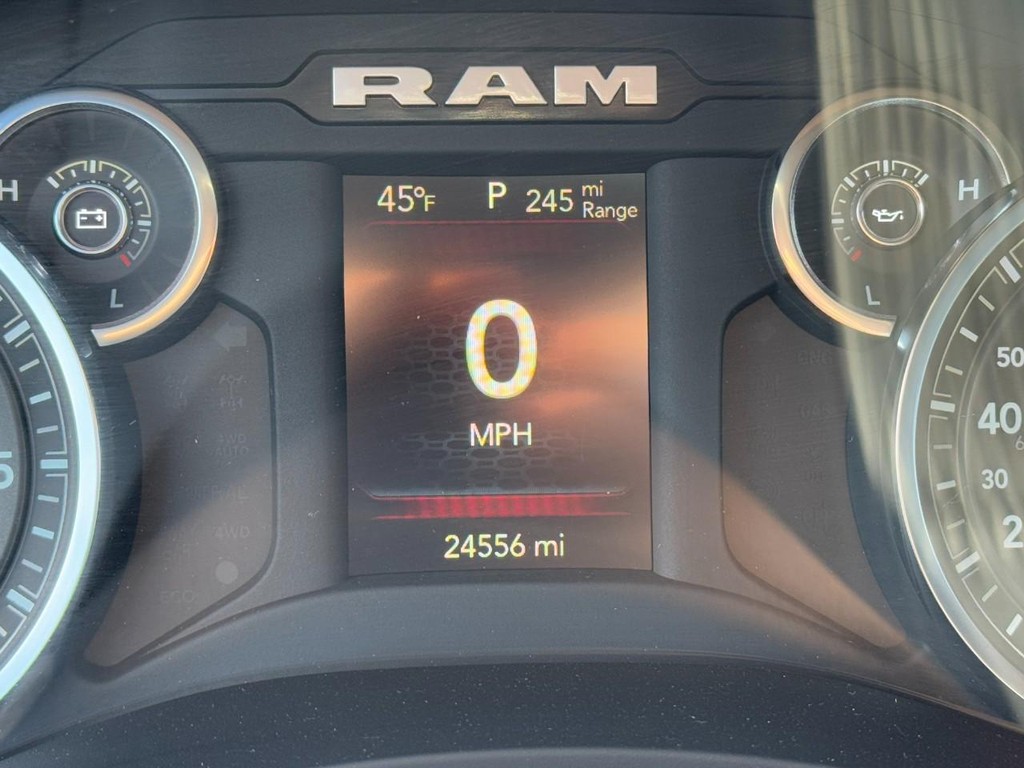 Ram 2500 Vehicle Full-screen Gallery Image 18