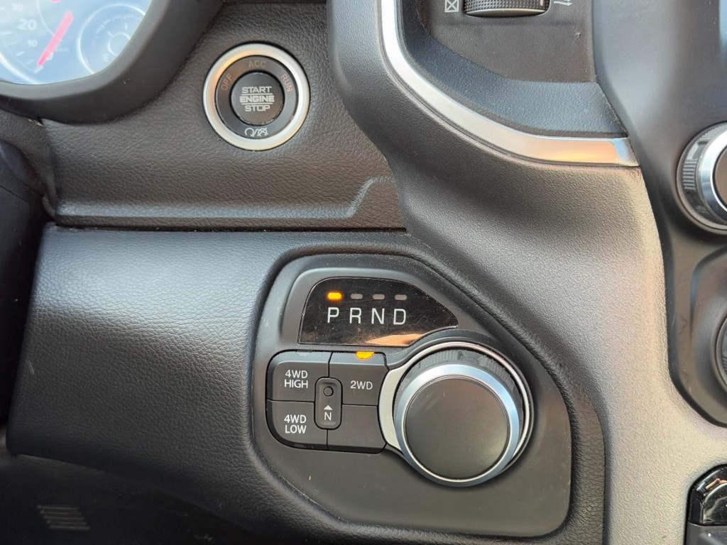 Ram 2500 Vehicle Full-screen Gallery Image 19