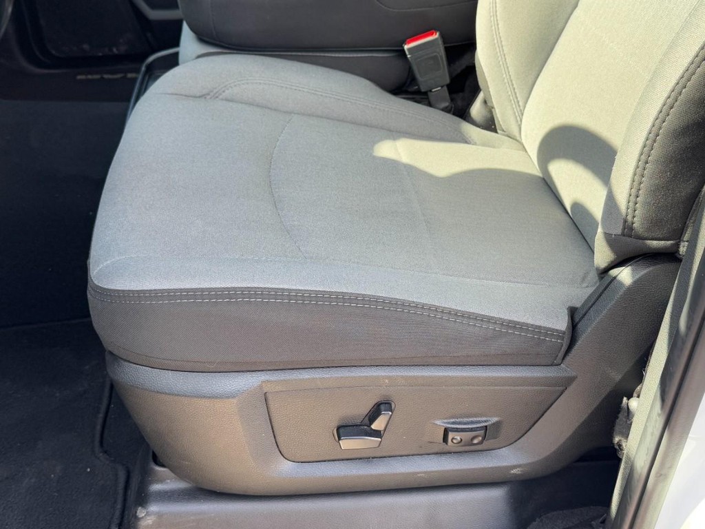 Ram 2500 Vehicle Full-screen Gallery Image 22