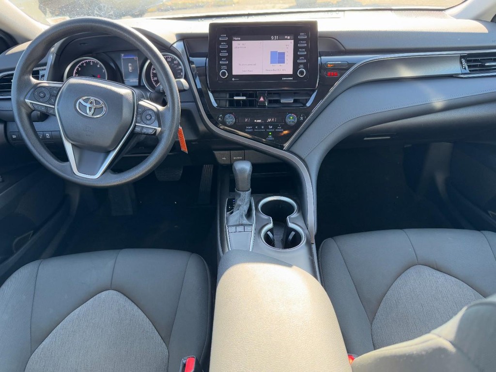 Toyota Camry Vehicle Full-screen Gallery Image 11