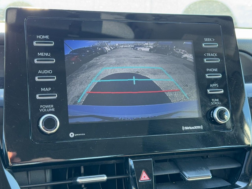 Toyota Camry Vehicle Full-screen Gallery Image 20