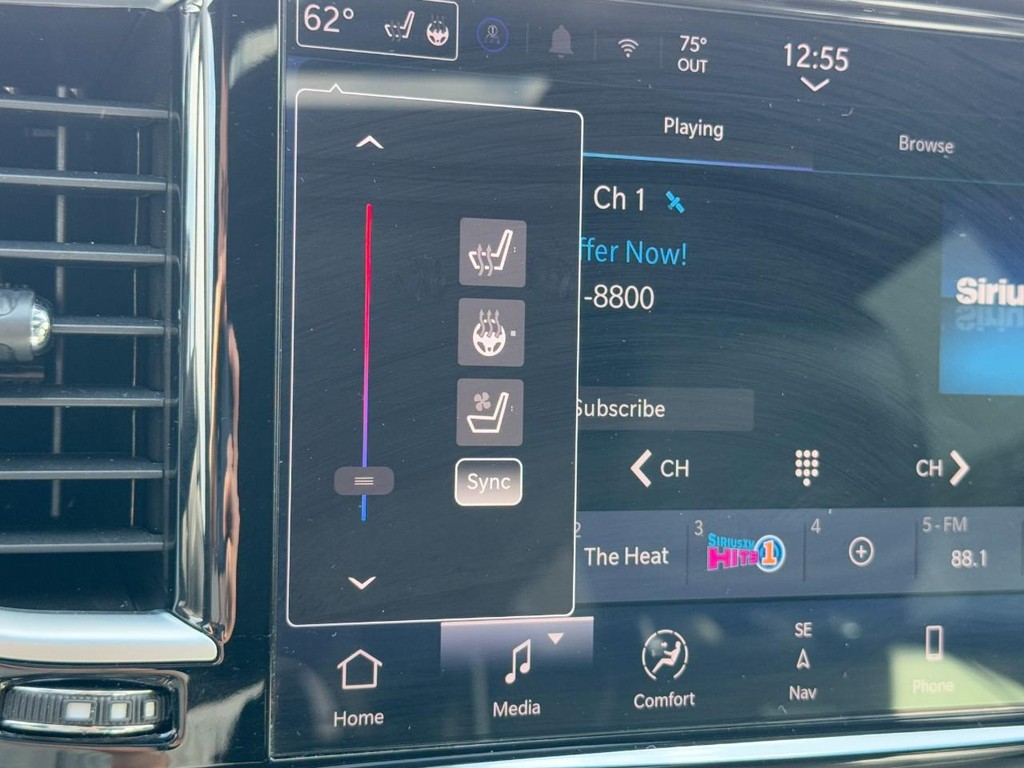 Chrysler Pacifica Vehicle Full-screen Gallery Image 22