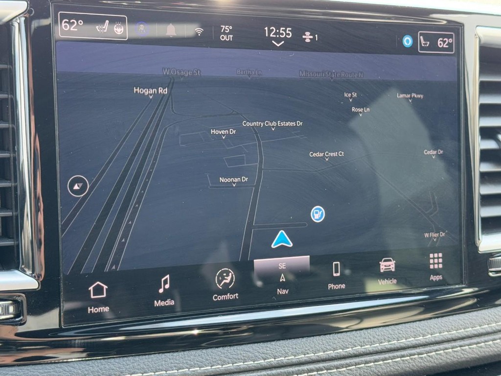 Chrysler Pacifica Vehicle Full-screen Gallery Image 23