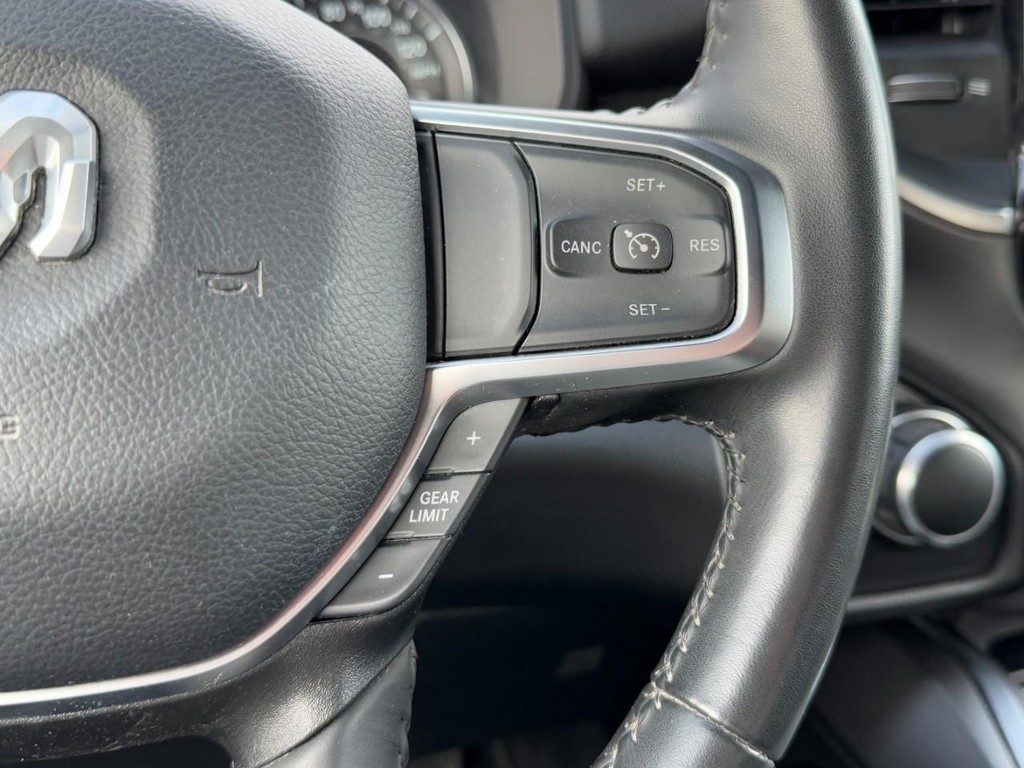 Ram 1500 Vehicle Full-screen Gallery Image 17