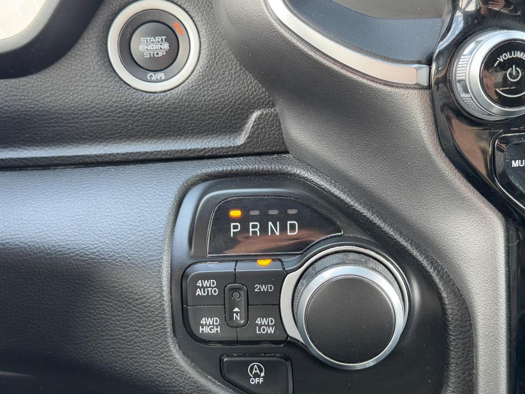 Ram 1500 Vehicle Full-screen Gallery Image 19