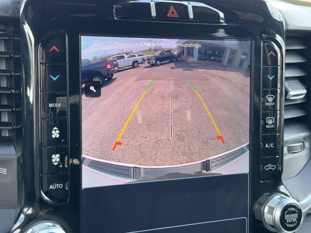 Ram 1500 Vehicle Full-screen Gallery Image 22