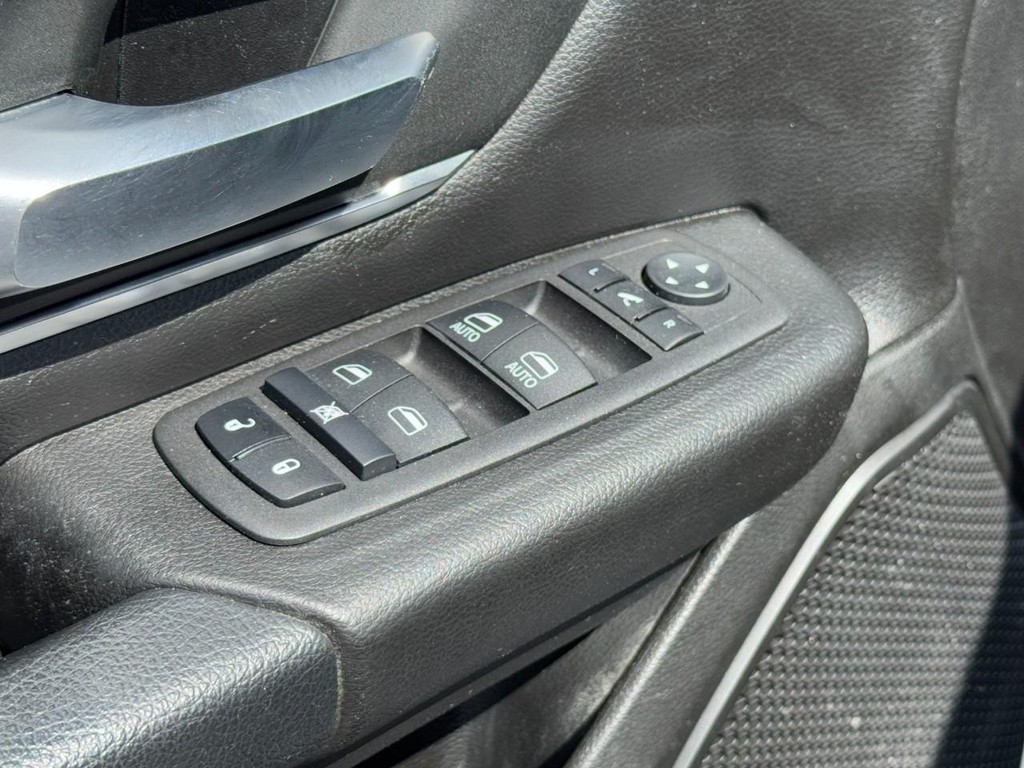 Ram 1500 Vehicle Full-screen Gallery Image 23