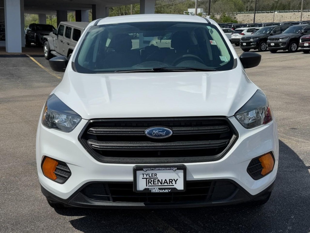 Ford Escape Vehicle Full-screen Gallery Image 08