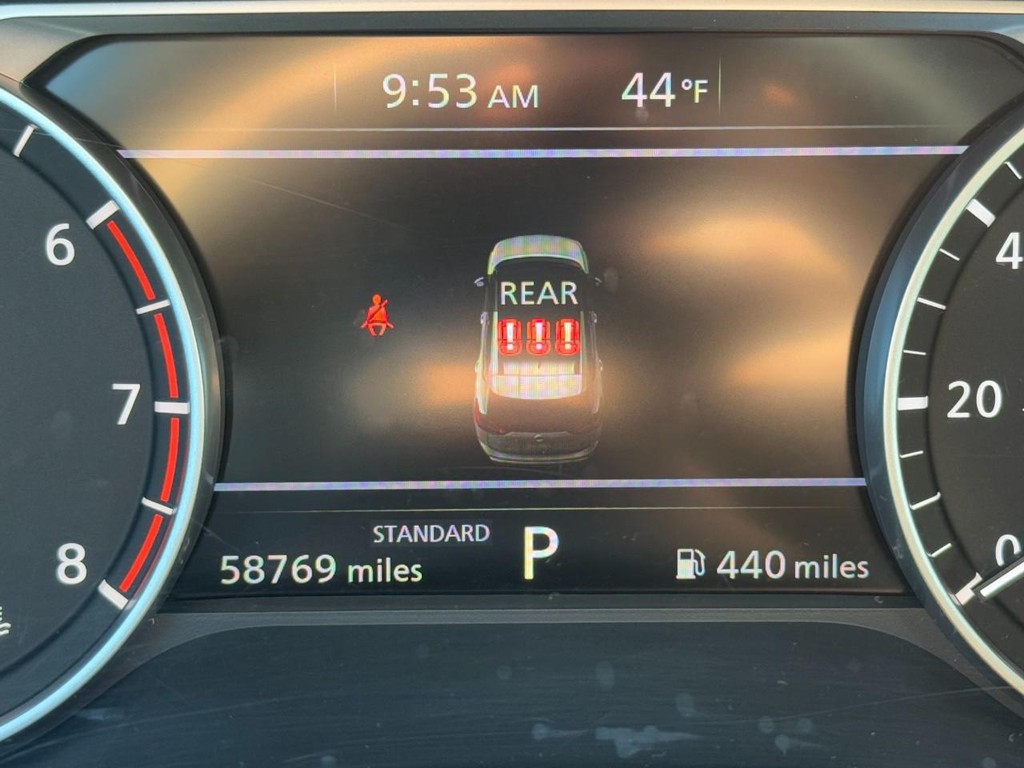 Nissan Rogue Vehicle Full-screen Gallery Image 13