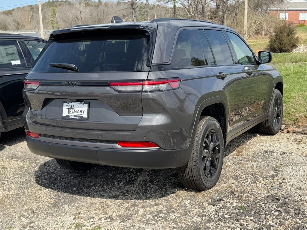 Jeep Grand Cherokee Vehicle Full-screen Gallery Image 03