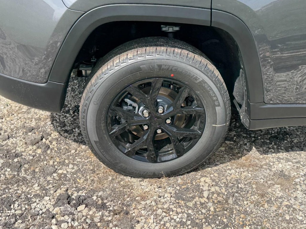 Jeep Grand Cherokee Vehicle Full-screen Gallery Image 04