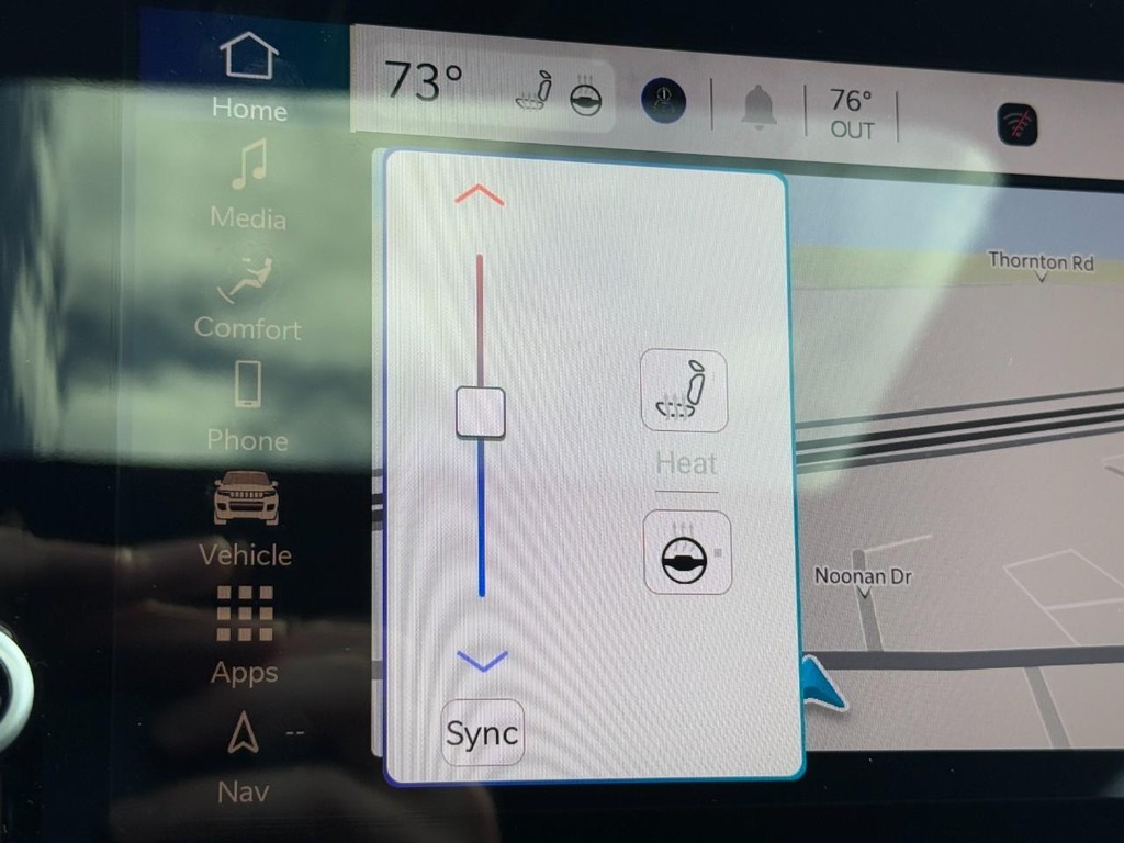 Jeep Grand Cherokee Vehicle Full-screen Gallery Image 13