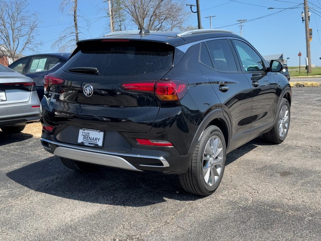 Buick Encore GX Vehicle Full-screen Gallery Image 03