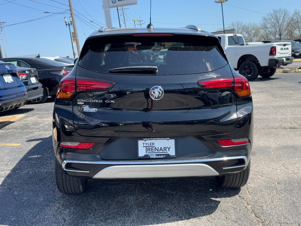 Buick Encore GX Vehicle Full-screen Gallery Image 08