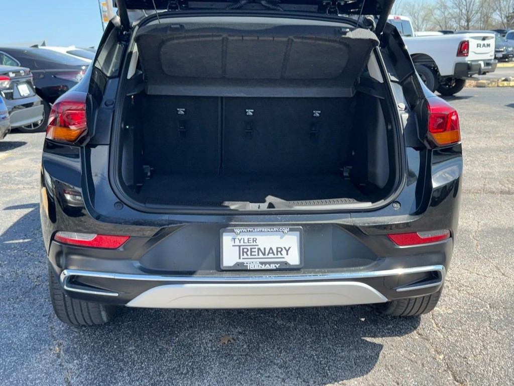 Buick Encore GX Vehicle Full-screen Gallery Image 09