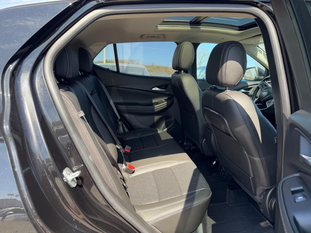 Buick Encore GX Vehicle Full-screen Gallery Image 10
