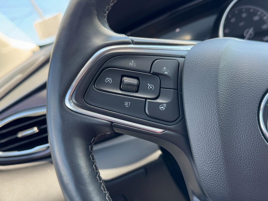 Buick Encore GX Vehicle Full-screen Gallery Image 17