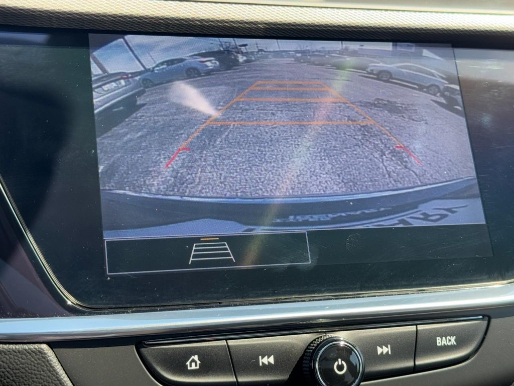 Buick Encore GX Vehicle Full-screen Gallery Image 21