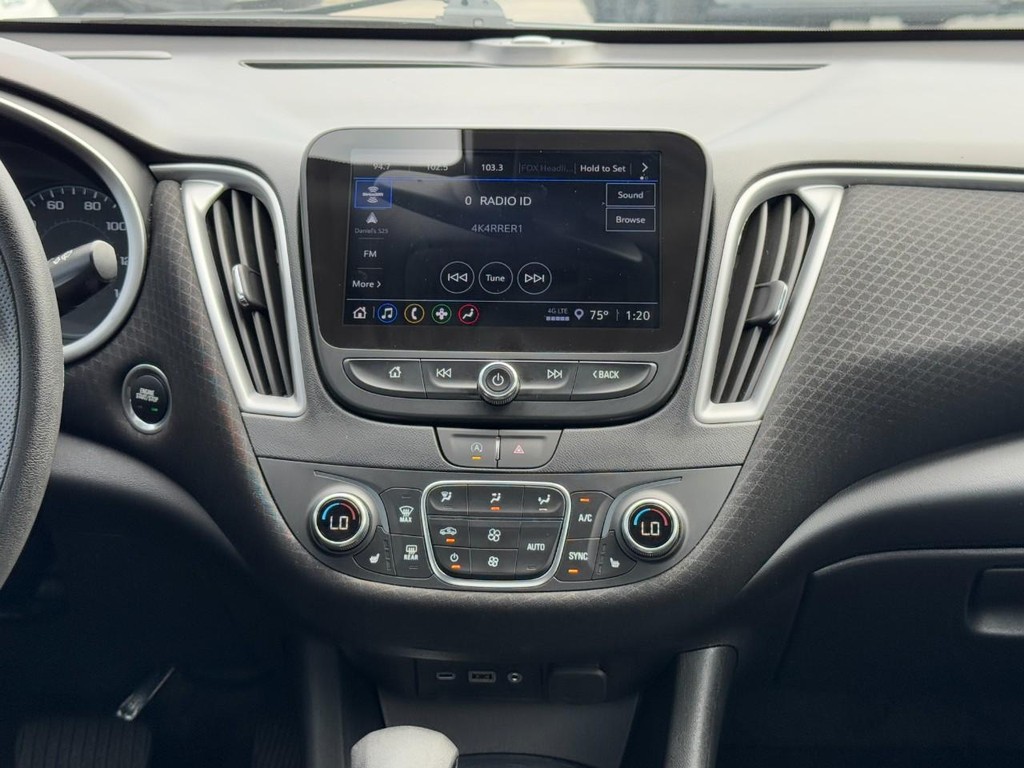 Chevrolet Malibu Vehicle Full-screen Gallery Image 13