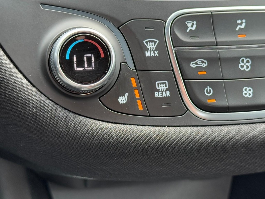 Chevrolet Malibu Vehicle Full-screen Gallery Image 19