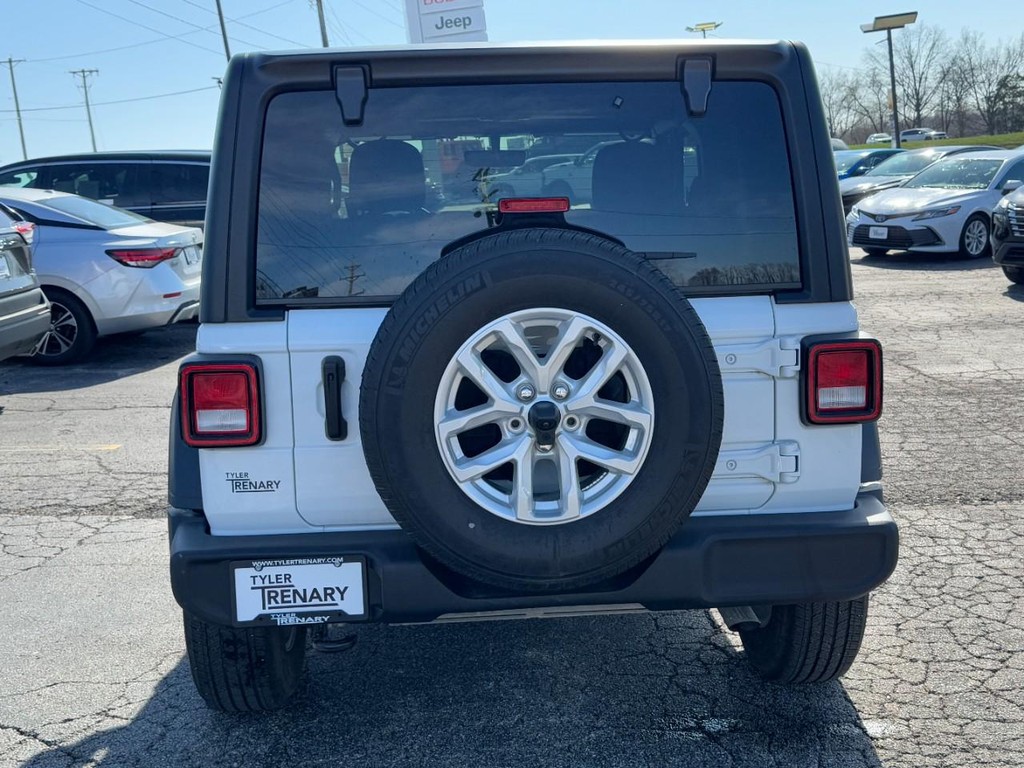 Jeep Wrangler Vehicle Full-screen Gallery Image 08