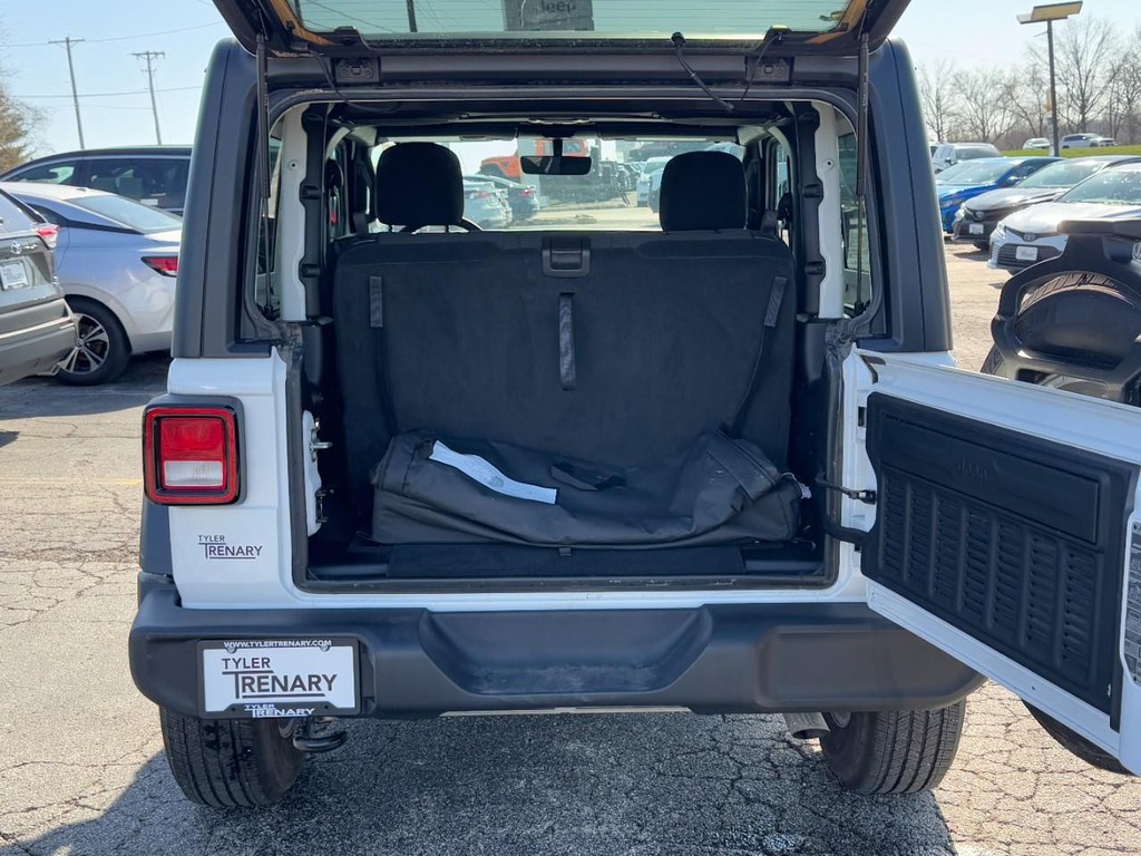 Jeep Wrangler Vehicle Full-screen Gallery Image 09