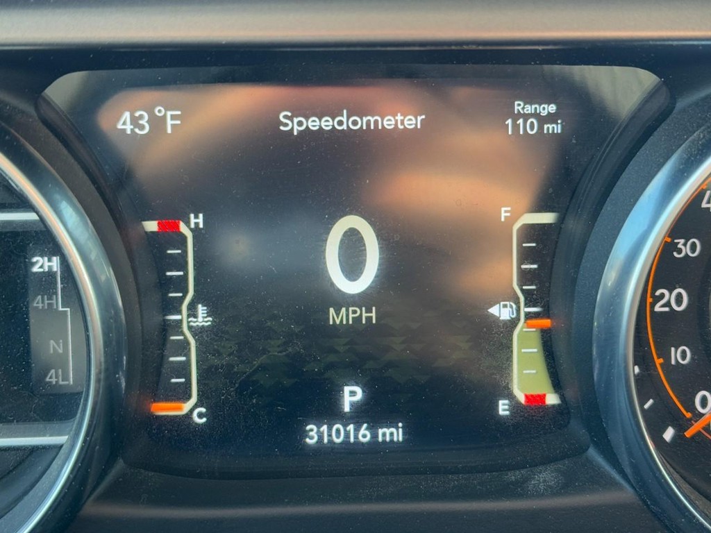 Jeep Wrangler Vehicle Full-screen Gallery Image 19