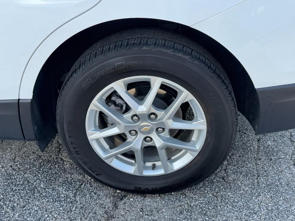 Chevrolet Equinox Vehicle Full-screen Gallery Image 05