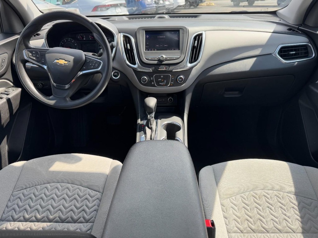 Chevrolet Equinox Vehicle Full-screen Gallery Image 11