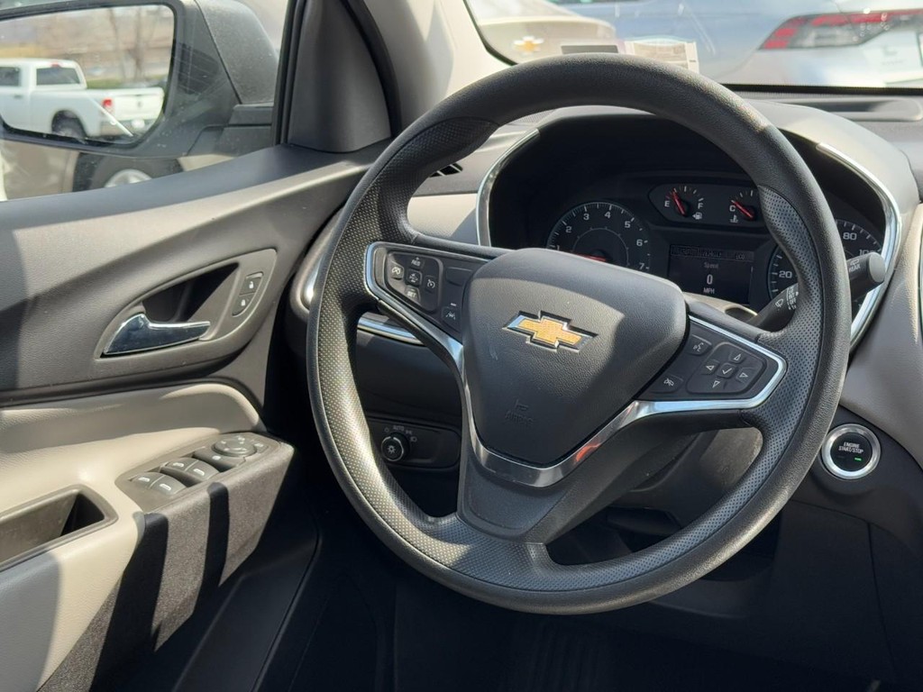 Chevrolet Equinox Vehicle Full-screen Gallery Image 12