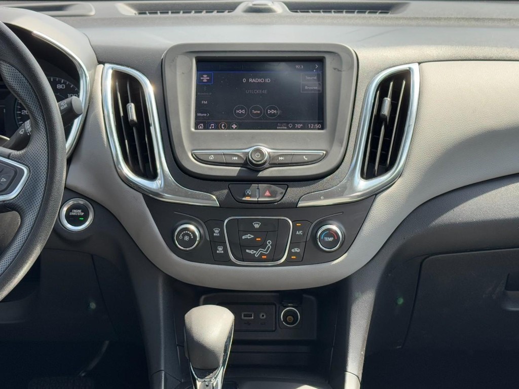 Chevrolet Equinox Vehicle Full-screen Gallery Image 13
