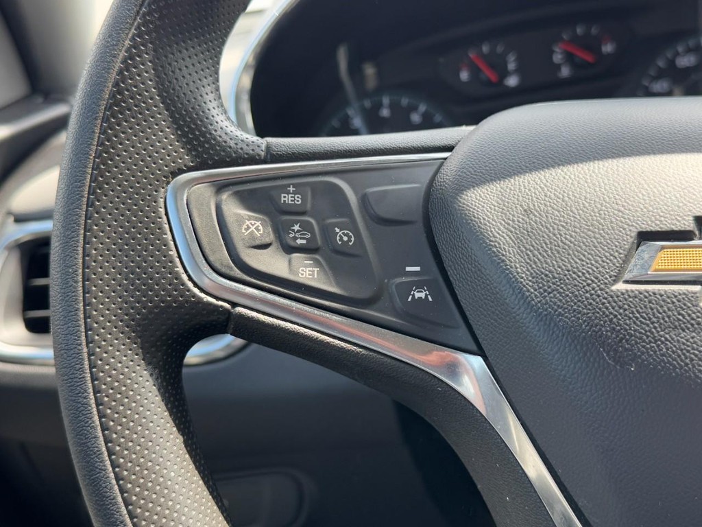 Chevrolet Equinox Vehicle Full-screen Gallery Image 16