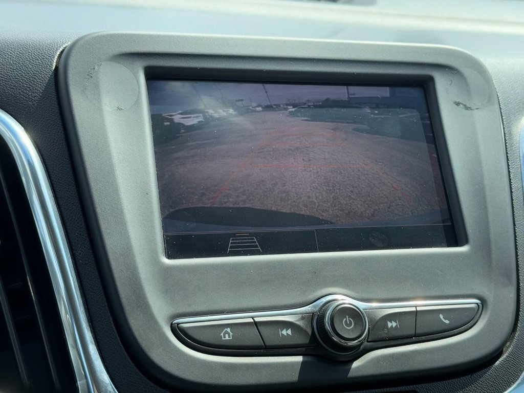 Chevrolet Equinox Vehicle Full-screen Gallery Image 19