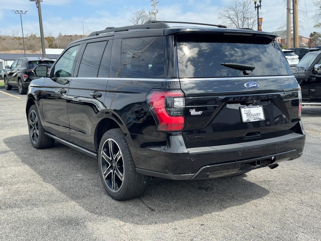 Ford Expedition Vehicle Full-screen Gallery Image 04