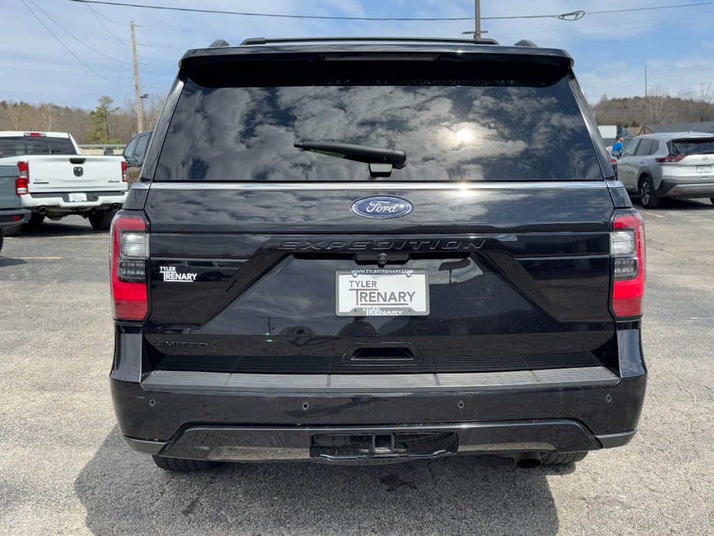 Ford Expedition Vehicle Full-screen Gallery Image 08