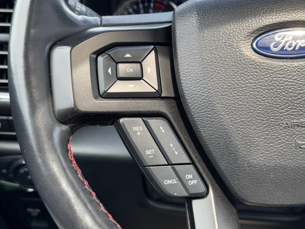 Ford Expedition Vehicle Full-screen Gallery Image 18