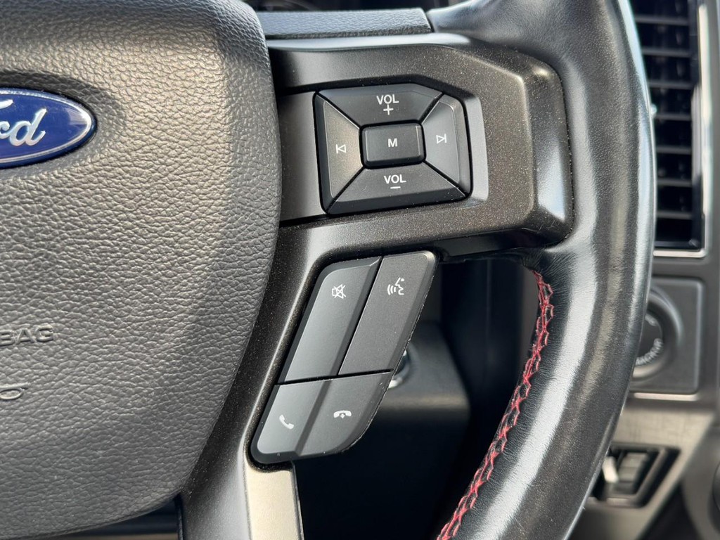 Ford Expedition Vehicle Full-screen Gallery Image 19