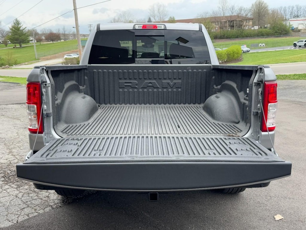 Ram 1500 Vehicle Full-screen Gallery Image 11