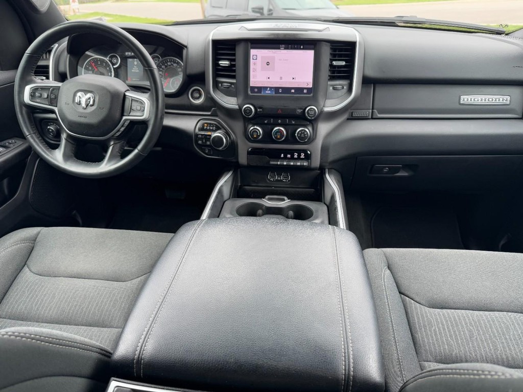 Ram 1500 Vehicle Full-screen Gallery Image 13