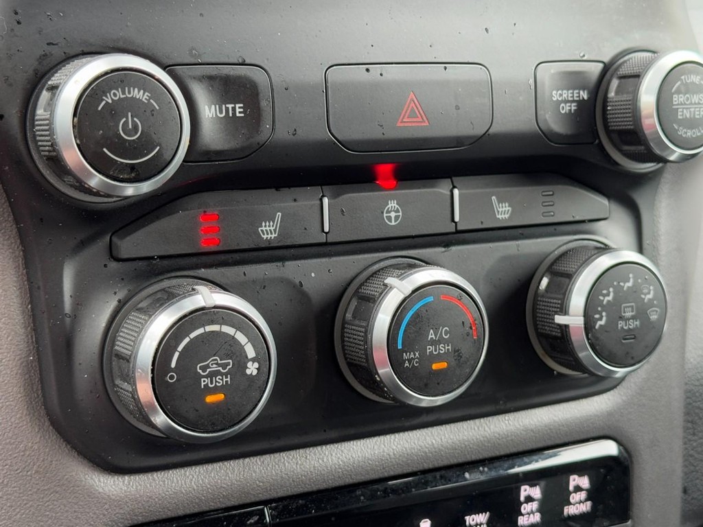 Ram 1500 Vehicle Full-screen Gallery Image 21