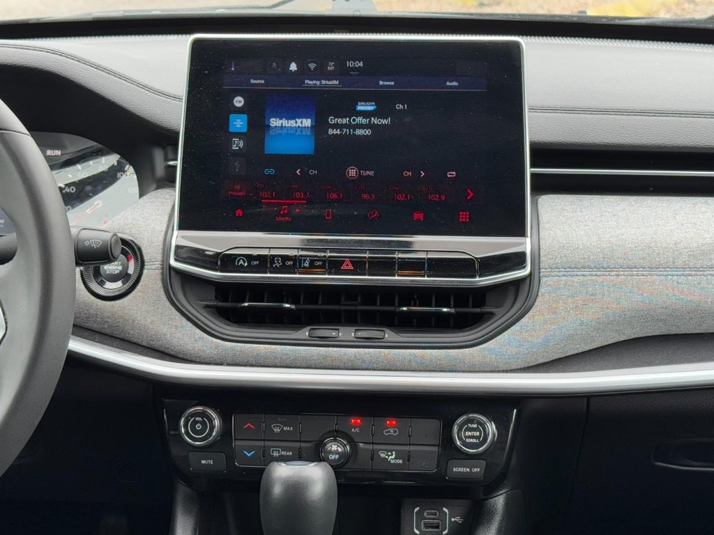 Jeep Compass Vehicle Full-screen Gallery Image 15