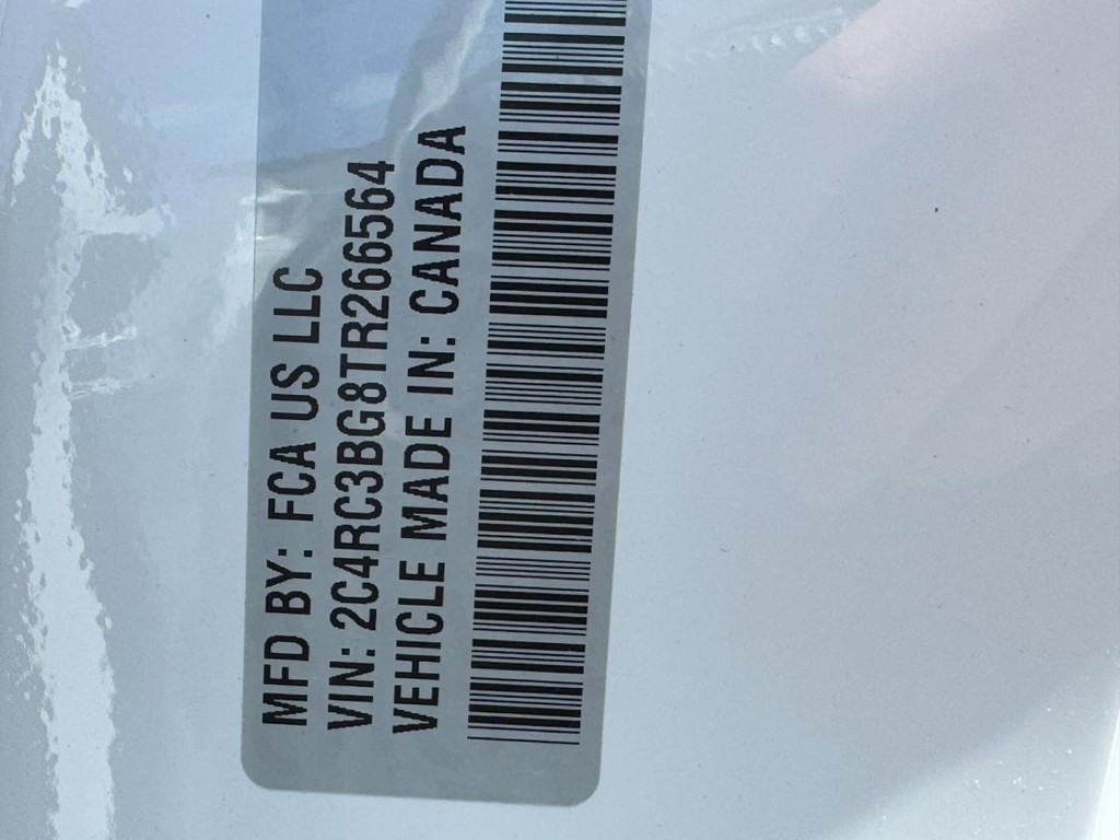 Chrysler Pacifica Vehicle Full-screen Gallery Image 17