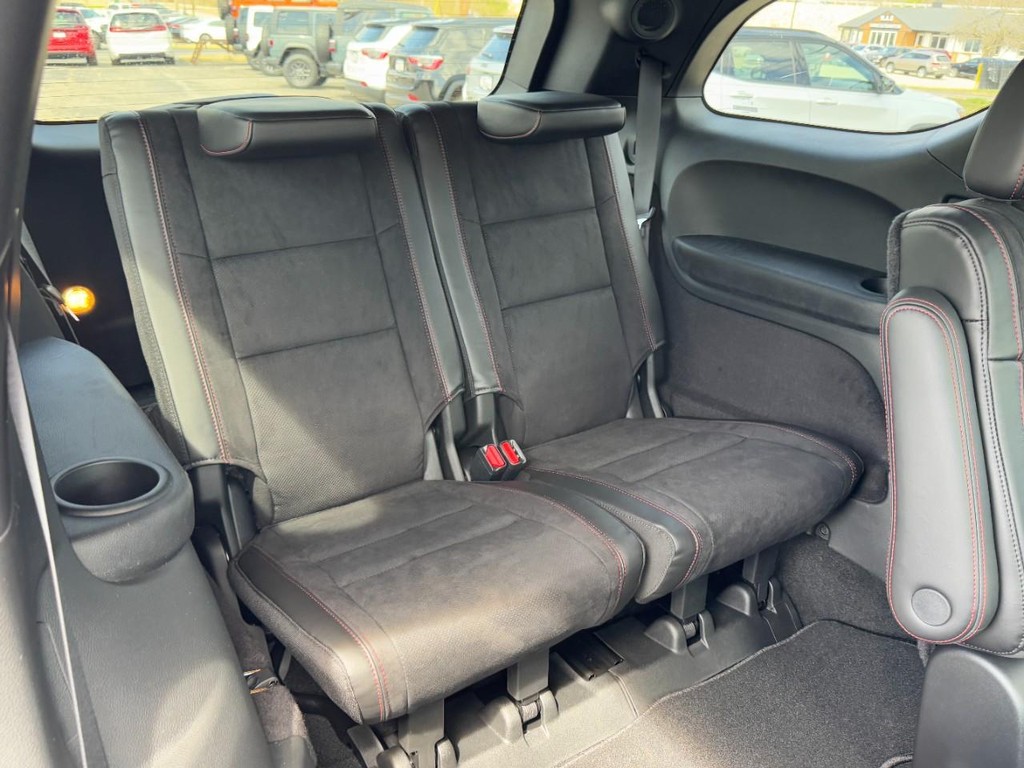 Dodge Durango Vehicle Full-screen Gallery Image 06