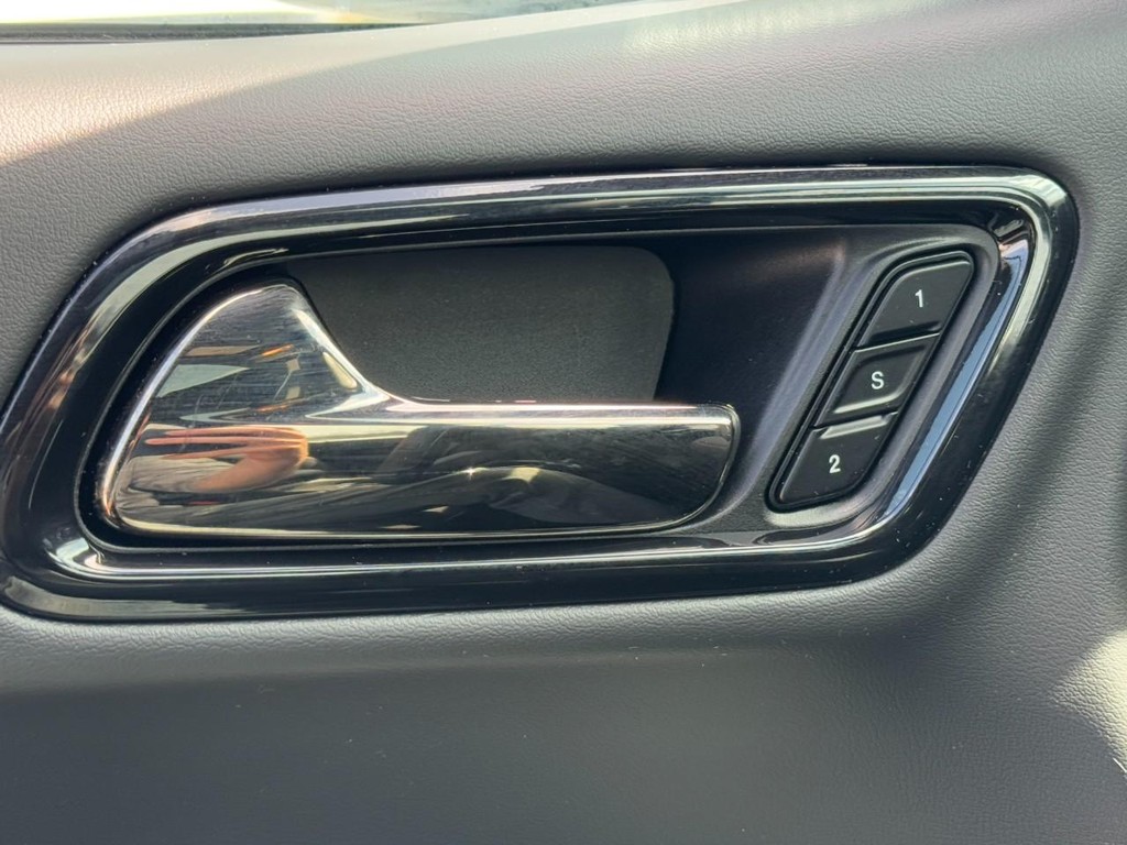 Dodge Durango Vehicle Full-screen Gallery Image 11